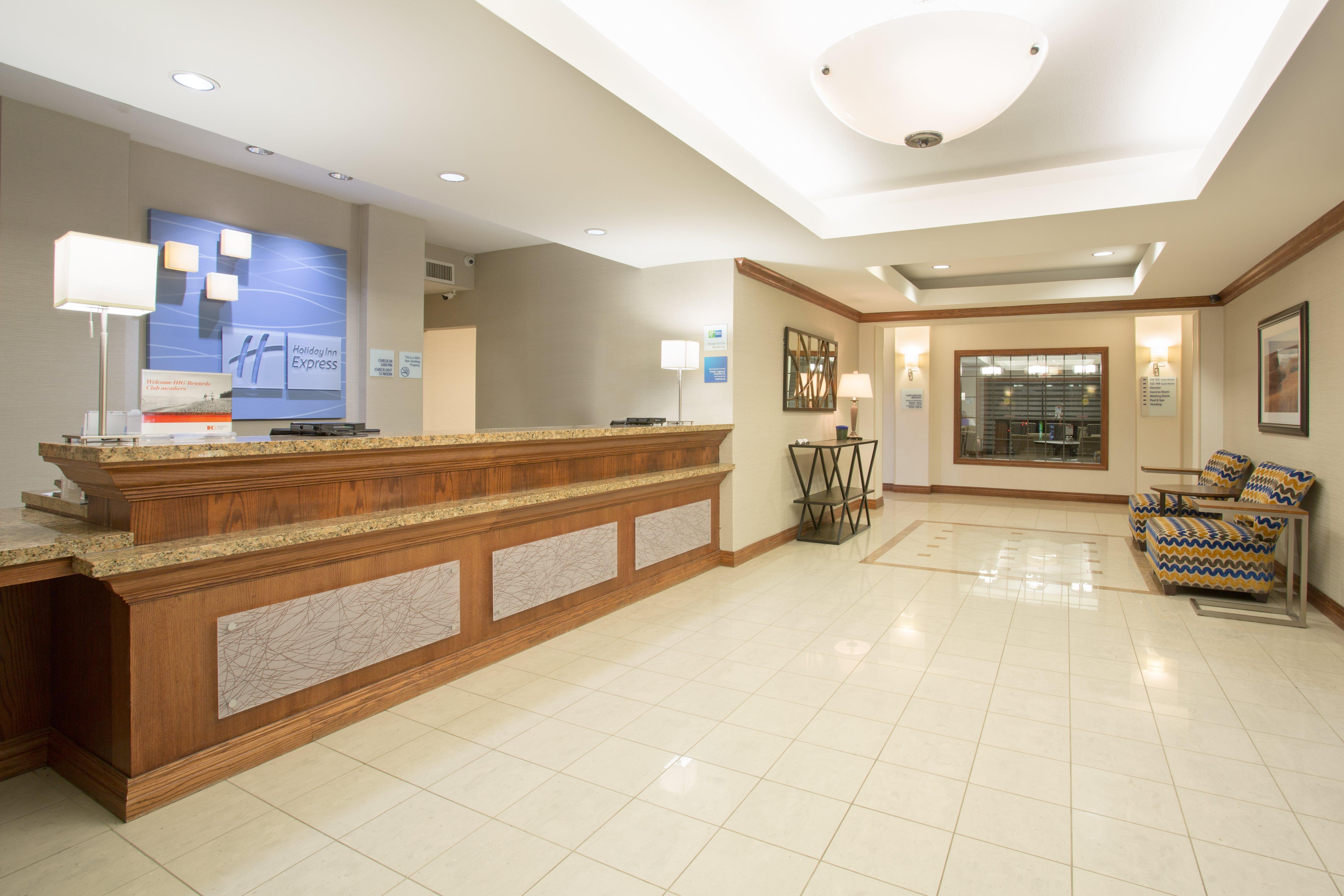 Holiday Inn Express Hotel & Suites Concordia Us 81 By Ihg Exterior foto