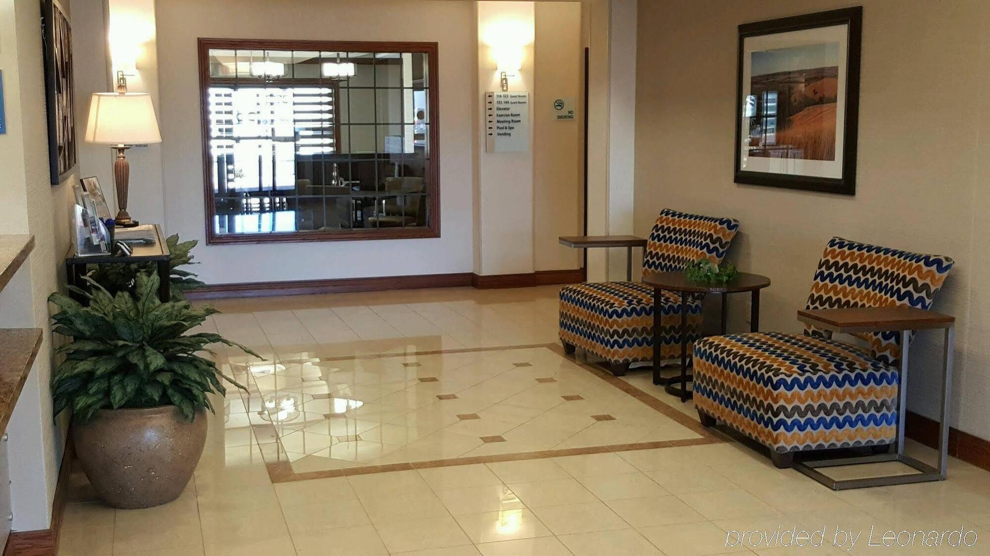 Holiday Inn Express Hotel & Suites Concordia Us 81 By Ihg Exterior foto
